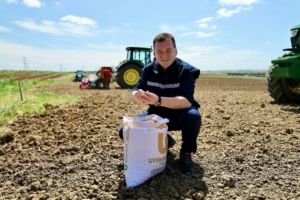 Silivri Belediyesi, ilk kez 10 dönüm nohut ve fasulye ekimi gerçekleştirdi