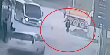 Önce yol kenarındaki kadına, sonra başka araçlara çarptı