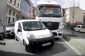 Arnavutköy’de ilginç kaza kamerada