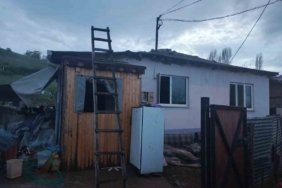 Gönen’de müstakil ev yangında kül oldu