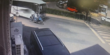 Çorlu’da motosikletlinin yaralandığı kaza anı kamerada