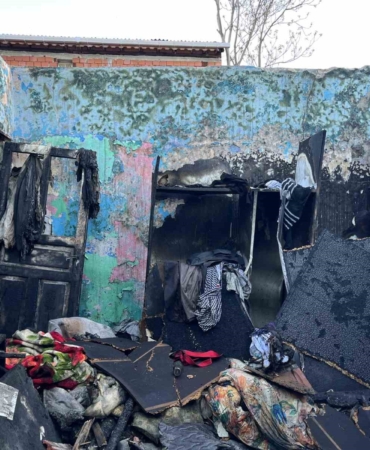 Gaziosmanpaşa’da gecekondu alev alev yandı