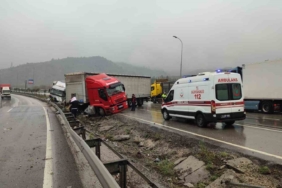 Bilecik’te iki tır çarpıştı: 1 yaralı