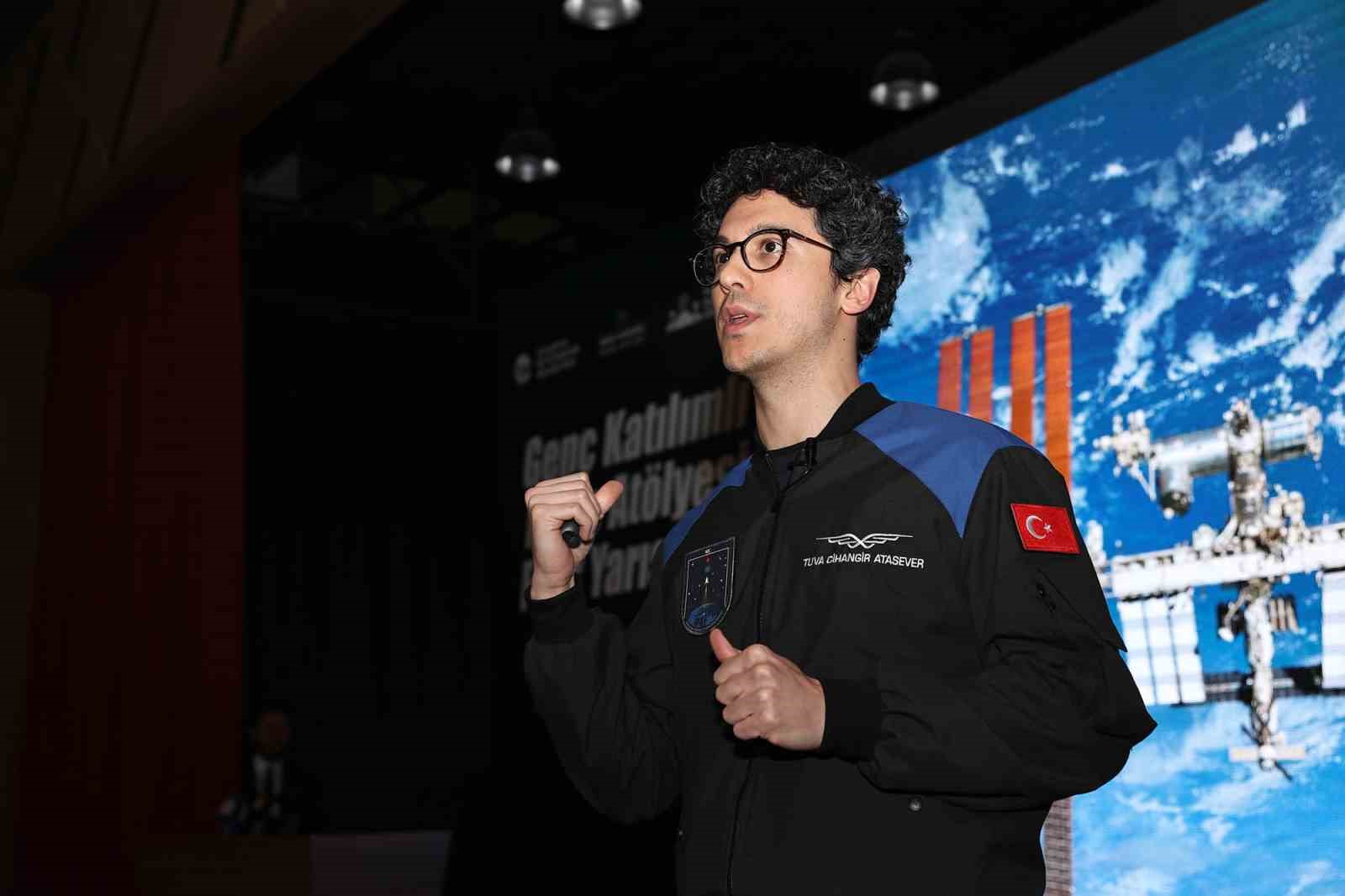Türk armasıyla uzaya çıkan ikinci astronot Tuva Çilingir Atasever: "Uzaydan dünyayı görmek tarifsizdi"