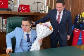 Biga Kaymakamı Kayabaşı, koltuğunu Down sendromlu Muharrem’e bıraktı