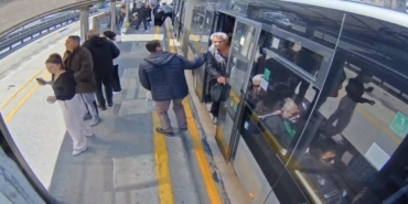 İstanbul’da metrobüste deprem anı: Araç beşik gibi sallandı