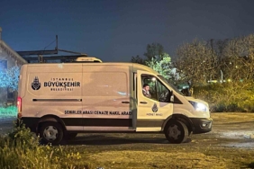 Küçükçekmece’de boş arazide çürümüş halde erkek cesedi bulundu