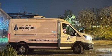 Küçükçekmece’de boş arazide çürümüş halde erkek cesedi bulundu