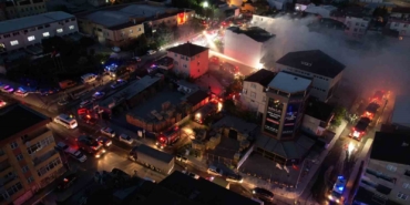 Pendik’te palet fabrikasındaki yangın söndürüldü