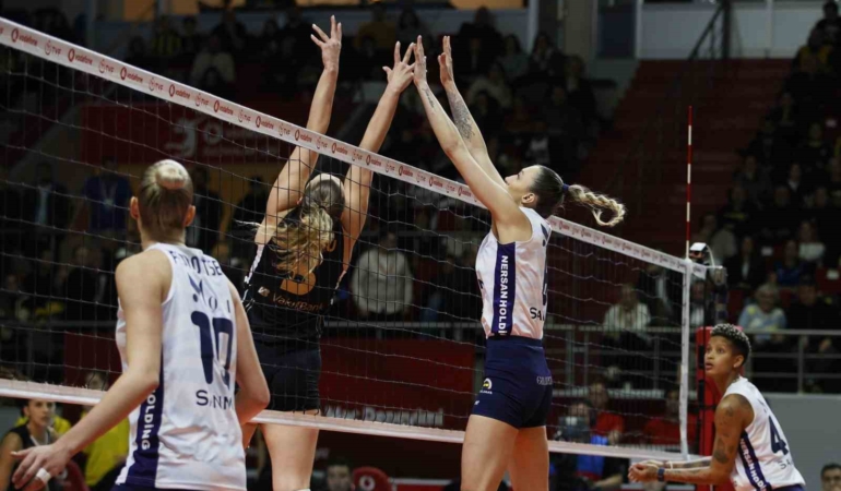 Sultanlar Ligi finali Fenerbahçe ile V.Bank arasında oynanacak