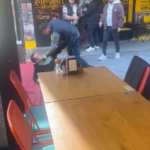 Beşiktaş’ta otomobil sürücüsü ve moto kuryenin tartışmasında yumruklar konuştu