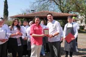 MasterChef yarışmacısı Görkem Ünal, Osmaneli’de öğrencilerle bir araya geldi