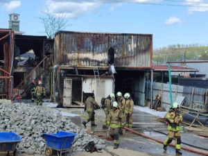 Başakşehir’deki kimya deposu yangını 3 saat sonra kontrol altına alındı