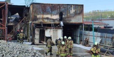 Başakşehir’deki kimya deposu yangını 3 saat sonra kontrol altına alındı