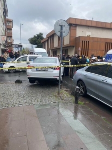 Küçükçekmece’de yolun karşısına geçmeye çalışan kadın hayatını kaybetti