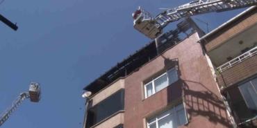 Gaziosmanpaşa’da 4 katlı binada yangın çıktı, 1 kişi dumandan etkilendi