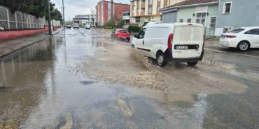 Tekirdağ’da sağanak yağış etkili oldu, sokaklar suyla doldu