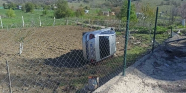 Bilecik’te şarampole yuvarlanan aracın sürücüsü yaralandı