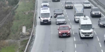 Arnavutköy’de emniyet şeridini ihlal etti, suçu kendinde değil yolda buldu