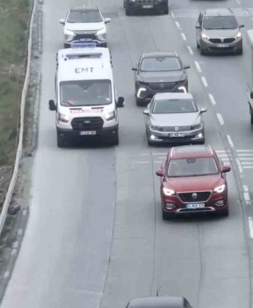 Arnavutköy’de emniyet şeridini ihlal etti, suçu kendinde değil yolda buldu