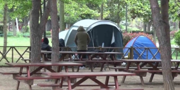 İstanbullular yeni günü çadırlarda uyandı