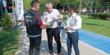 Narkotik polisi Bursa’da vatandaşları bilgilendirdi