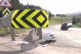 Kartal’da emniyet şeridine yanaşan otomobil ile motosiklet çarpıştı:1 ağır yaralı