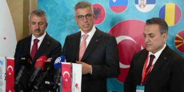Bakan Memişoğlu: "(İstanbul depremi) Şu anda hastanelerimizde 32 yaralımız var, durumları iyi"