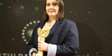 İHA Muhabiri Zöhre Alagöz’e "Yılın En İyi Savunma Muhabiri" ödülü