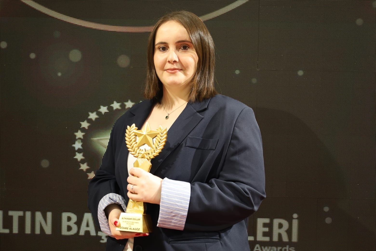 İHA Muhabiri Zöhre Alagöz’e "Yılın En İyi Savunma Muhabiri" ödülü