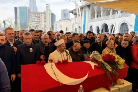 Ünlü sanatçı Volkan Konak için İstanbul’da cenaze töreni düzenlendi
