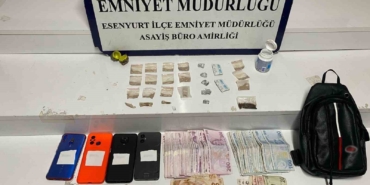 Esenyurt’ta uyuşturucu ticareti yapanlara polis baskını: 4 gözaltı, çikolatalı bonzai ele geçirildi