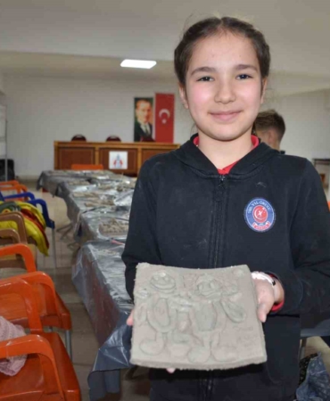 (ÖZEL) Çocuklar hayallerini çamura yansıttı