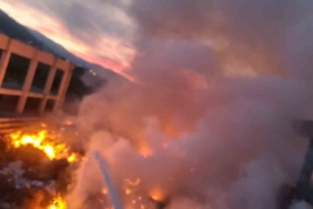 Edremit’te çöplük yangını büyümeden kontrol altına alındı