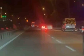 İki sürücünün yol verme inadı kamerada