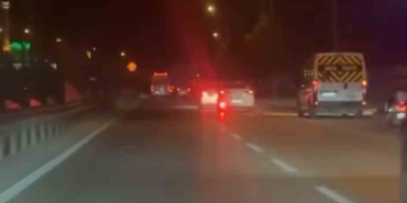 İki sürücünün yol verme inadı kamerada