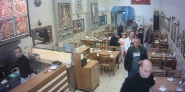 Yalova’da depremde restoranda yaşanan panik kamerada