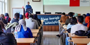 Sağlık bilimleri öğrencilerine iş sağlığı eğitimi