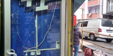 Avcılar’da tekel bayisinde sopalı haraç kavgası