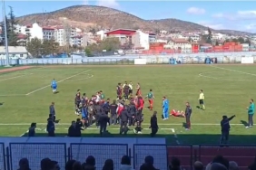 Bilecik’te amatör maçta ortalık karıştı!