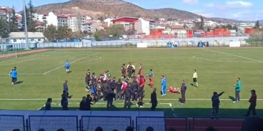 Bilecik’te amatör maçta ortalık karıştı!
