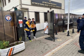 Ayvacık’ta kaçak göçmenleri taşıyan bot battı: 5 kişi öldü, 25’i sağ kurtarıldı