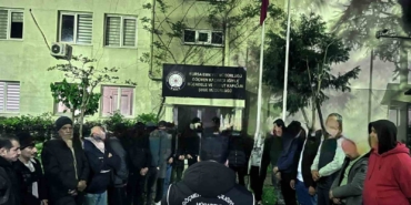 Bursa’da göçmen kaçakçılığı operasyonu: 2 şüpheli, 21 kaçak göçmen yakalandı