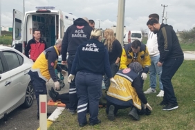 Edirne’de iki otomobil çarpıştı: 2 yaralı