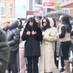 Ailesi cenazeyi kabul etmedi, evinde ölü bulunan dansçı Sakarya’da defnedildi