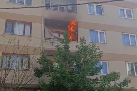 Yanık unutulan sigara balkonu küle çevirdi