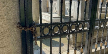 Şehzadebaşı Camii haziresi eski günlerine dönmeyi bekliyor