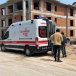 İnşaatta 3 metre yükseklikten düşen işçi yaralandı