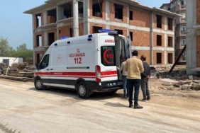 İnşaatta 3 metre yükseklikten düşen işçi yaralandı