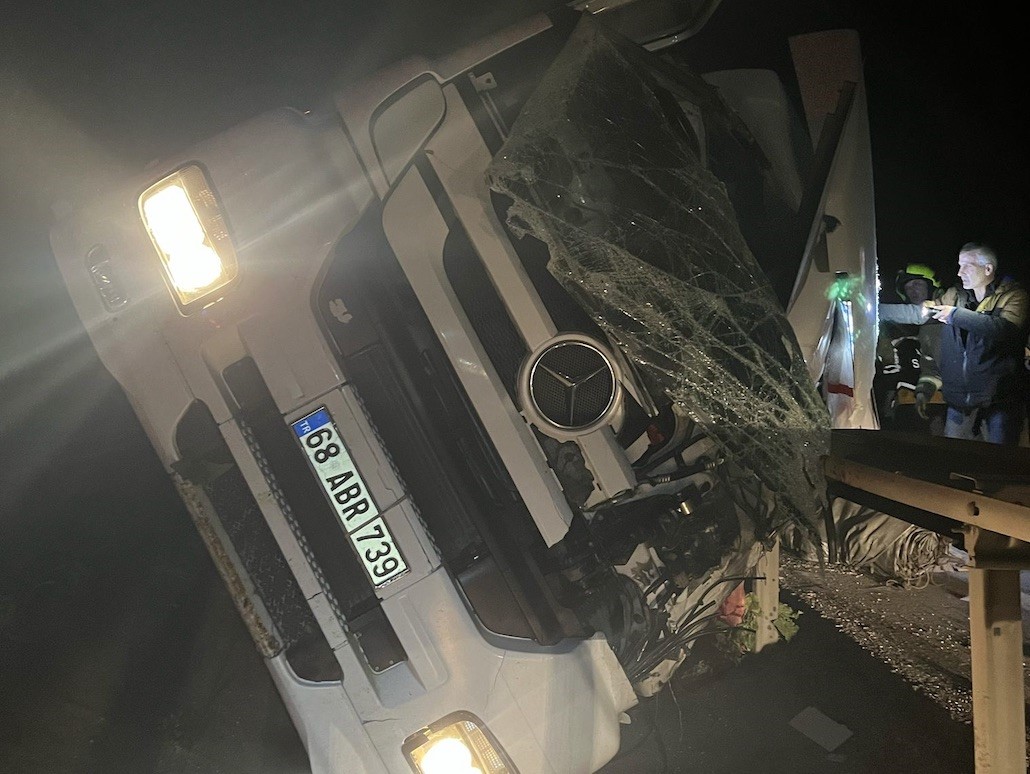 Balıkesir-Bursa yolunda tek taraflı kaza: 1 kişi hayatını kaybetti